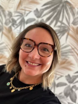 Inédit à la MJC : Ateliers d’Arts Plastiques pour enfants avec Delphine Niclou 1 20250911-Delphine-Niclou